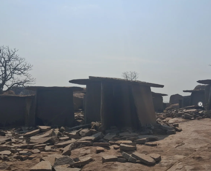 04 - Top (Dolmens)